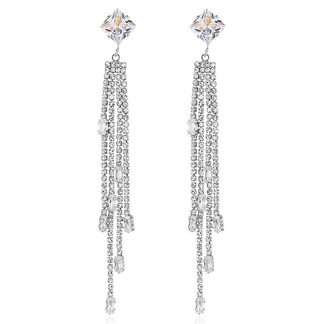 LRC Anting Tusuk Fashion White Stud Earrings With Diamonds D64449