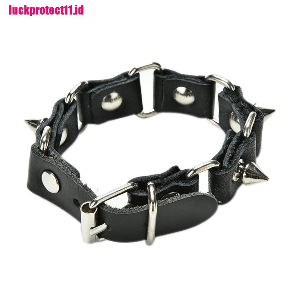 (LUCK) 1pc Gelang Tangan Kulit Aksen Rivet Spike Metal Gaya Gothic Untuk Wanita