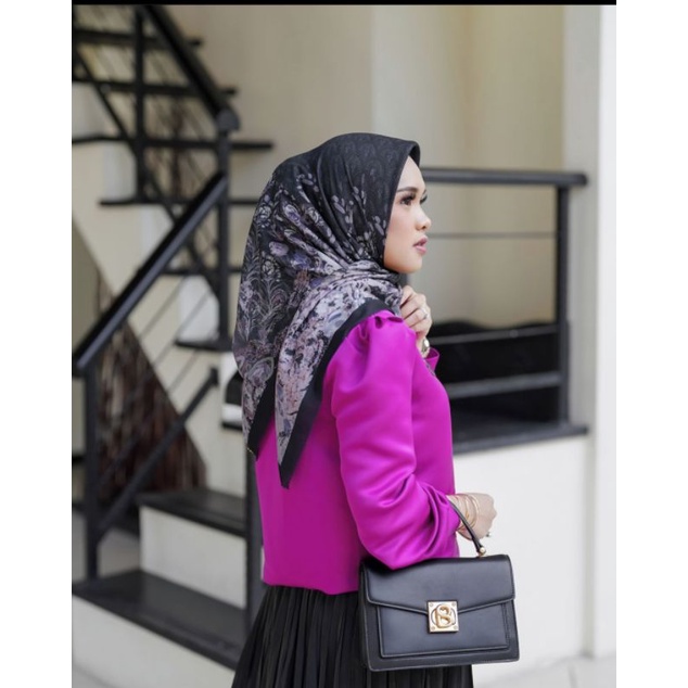 Eddera Series Buttonscraves