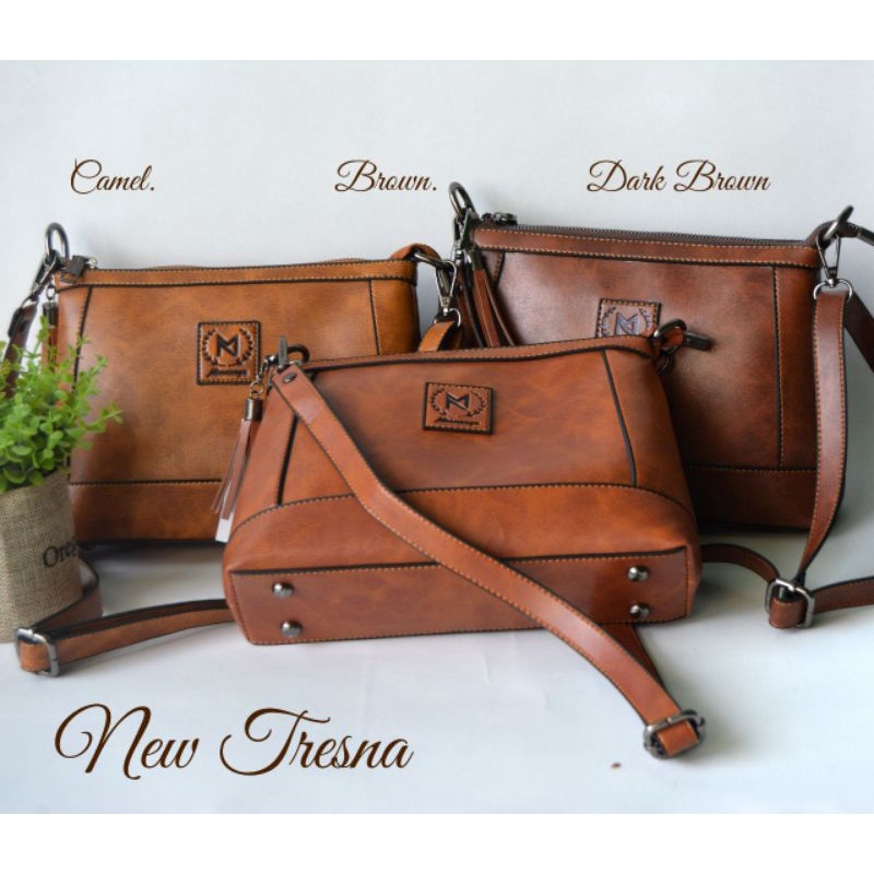 Tresna Sling bag by Moonzaya