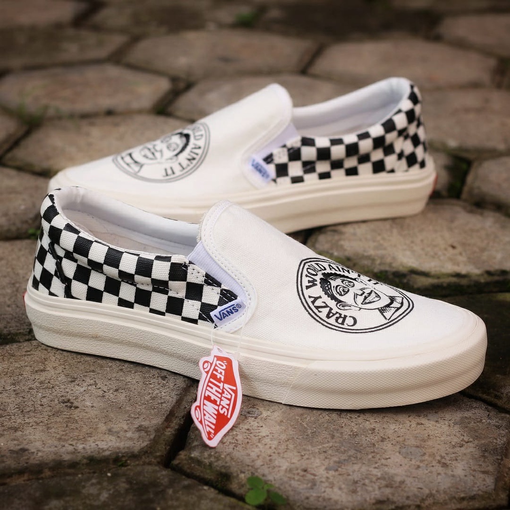 PROMO Sepatu Sneakers Harga Murah | Vans Slip On Crazy World Ain't It Premium, Import Quality, Tag Made In China