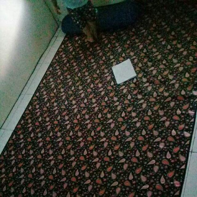 Tikar Piknik Lipat Bisa Pilih Motif Bahan Microsatin Jumbo 250 X 150 Cm