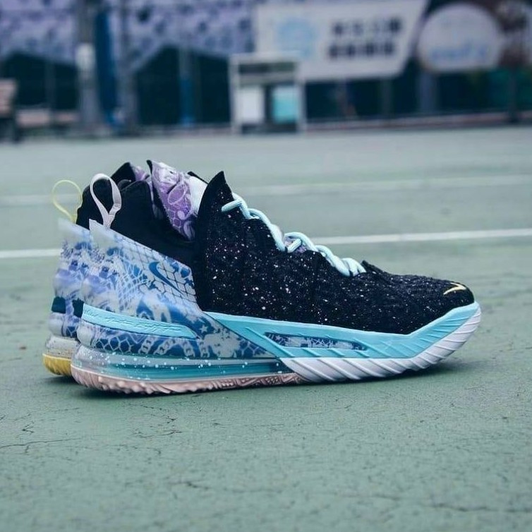 NIKE LEBRON 18 REFLECTIONS