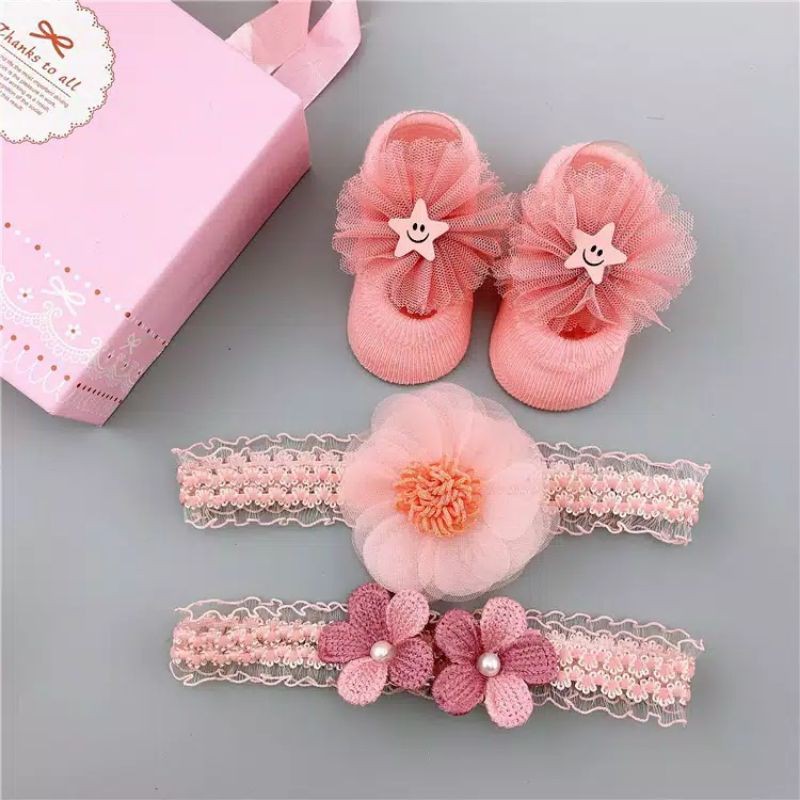 Kado Bayi Baru Lahir Hampers Newborn Bandana Kaos Kaki Bayi Lucu / Giftset Bandana Kaos Kaki Newborn-1