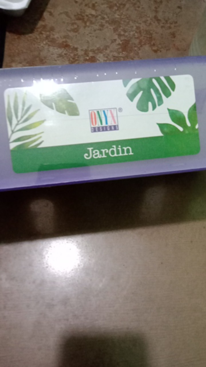 Onyx Kotak Tisu Tertutup Frosty As