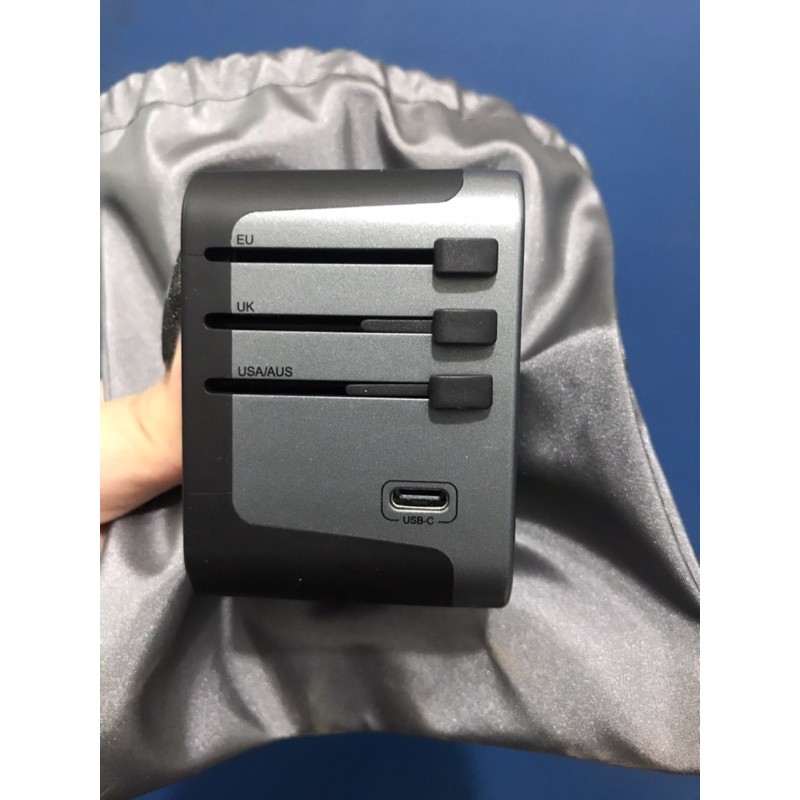 Hippo Adaptor Raven 4USB A+1USB Pouch