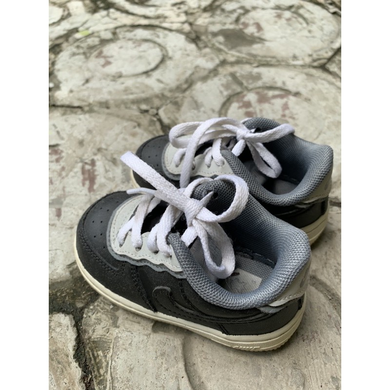 PRELOVED NIKE AIR FORCE 1 LV8 1 BABY