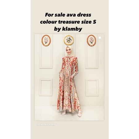 ava dress wearing klamby