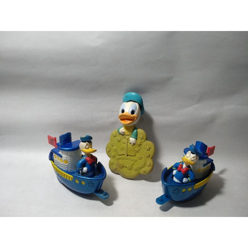 Kapten Captain Donal Donald Duck Bebek Kapal Ship Perahu Yacht Boat 100 Years Of Magic Disney Happy 