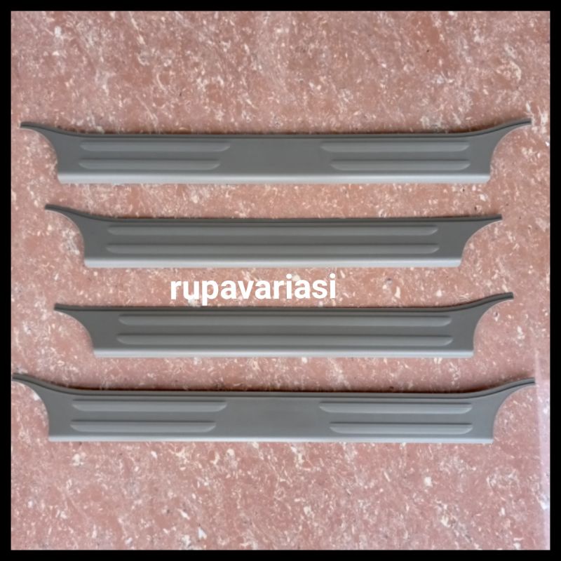 sealplate sill plate silplate samping PINTU mobil Toyota inova innova 2004 sampai 2015 cream beige plastik abs tempel 2005 2006 2007 2008 2009 2010 2011 2012 2013 2014