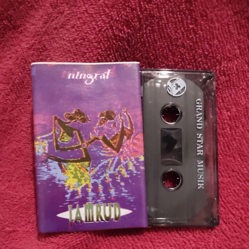 Kaset Pita Jamrud Ningrat