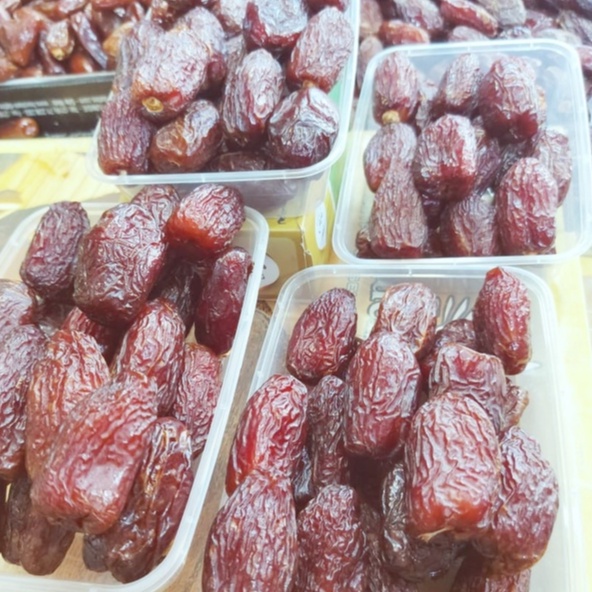 KURMA MEDJOOL JUMBO PALESTINE 1KG [free box mika]