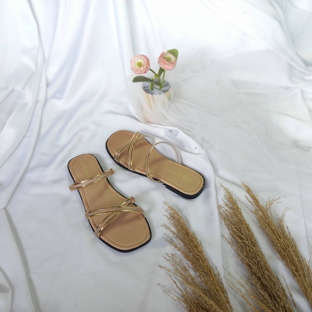 Super SALE !!! | Dahna sandals Tali silang Gliter Flat Sandal by aleamissu