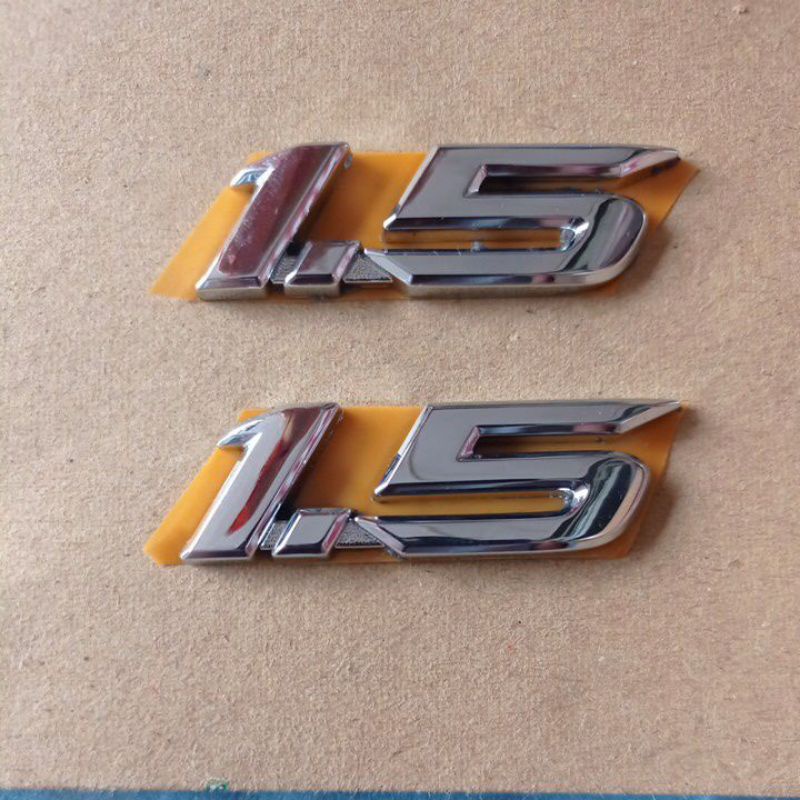 emblem logo belakang 1.5 yaris vios original