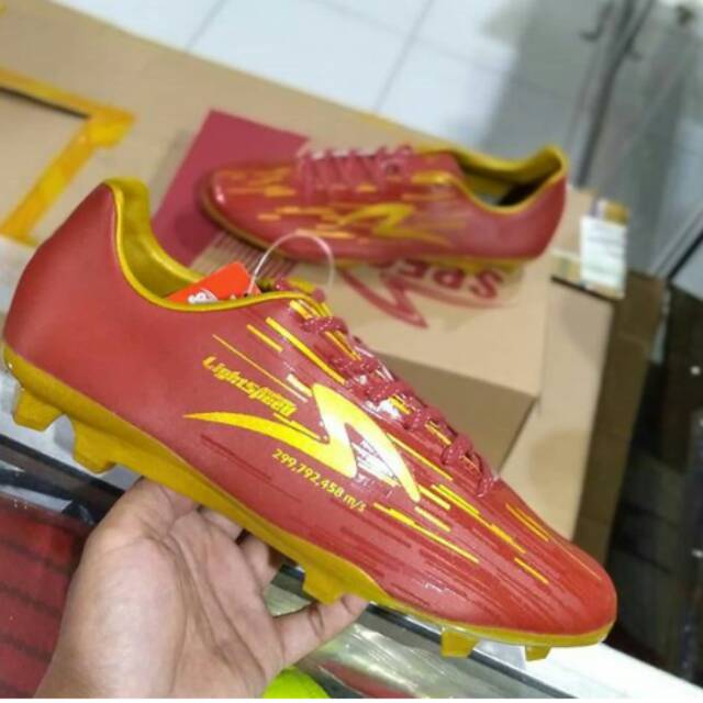 SEPATU BOLA SPECS ACCELERATOR LIGHTSPEED REBORN in maroon red ORIGINAL