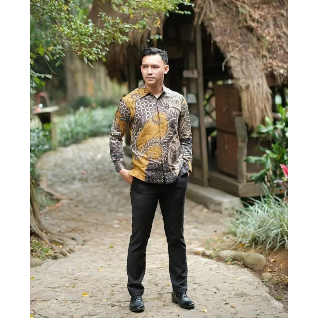 KEMEJA BATIK LENGAN PANJANG MOTIF SEKAR JAGAD KATECOKLAT BATIK MODERN by BOSBATIK2984