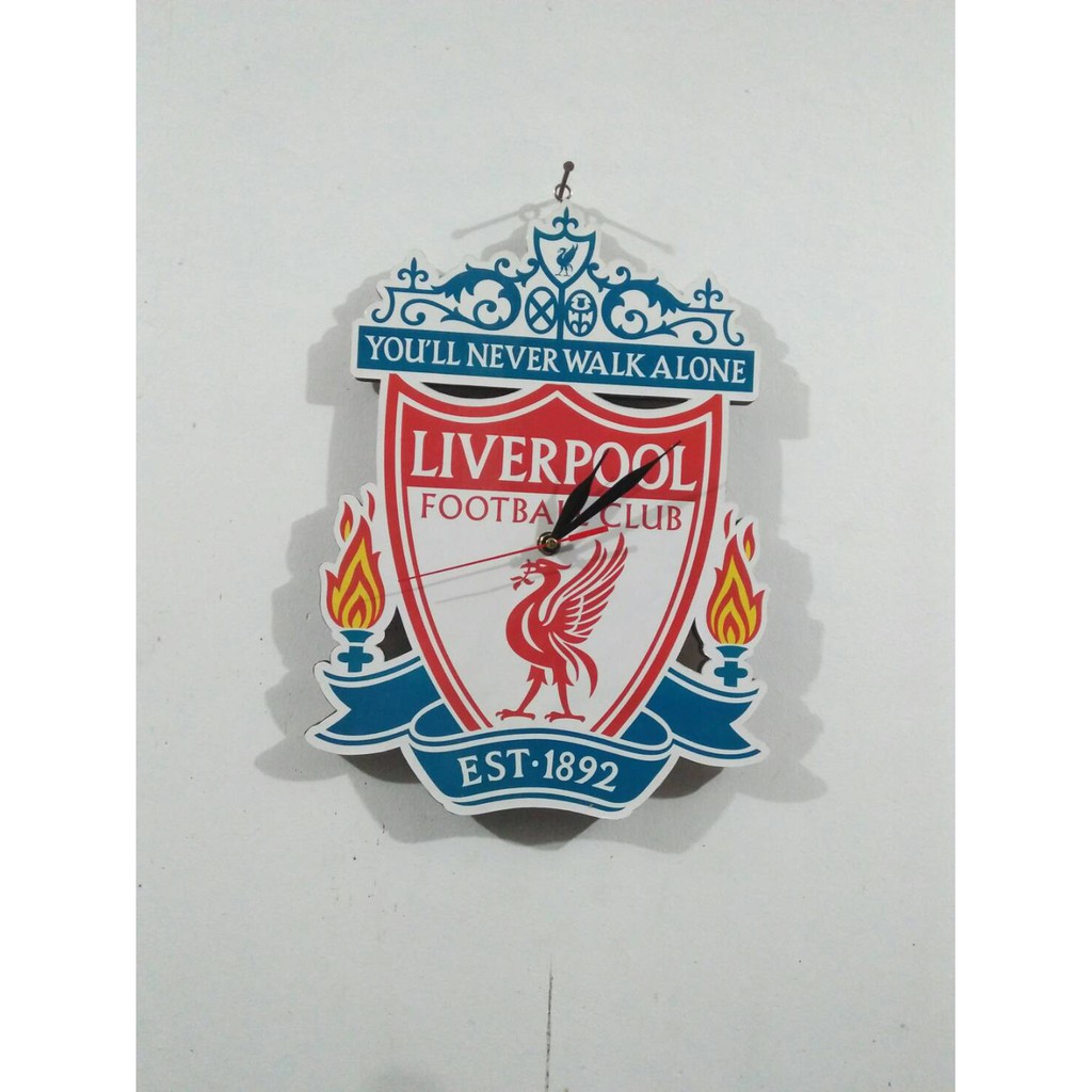 Jam Kayu Liverpool