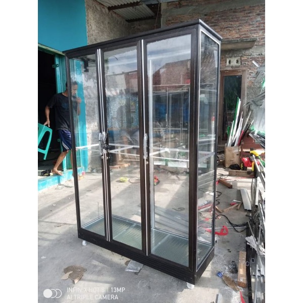 lemari kaca 3 pintu full gantung / almari pakaian kaca aluminium 3 pintu