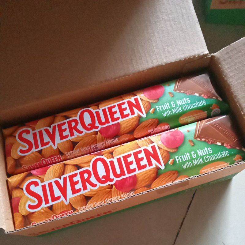 Silverqueen 58 gram 1 box (10 pcs) custom ucapan + free pita