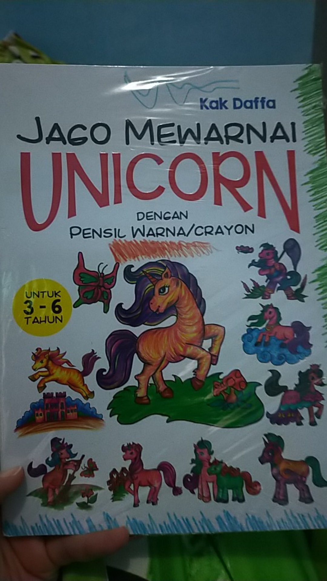 JAGO MEWARNAI UNICORN DENGAN PENSIL WARNA CRAYON