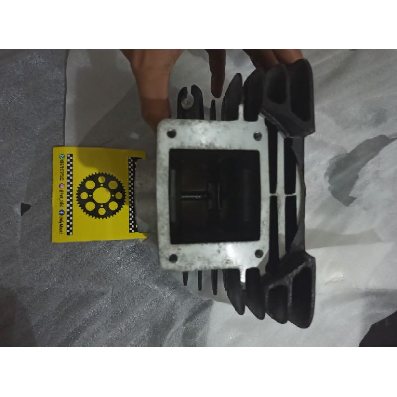 Blok cylinder yz125 thn 1979