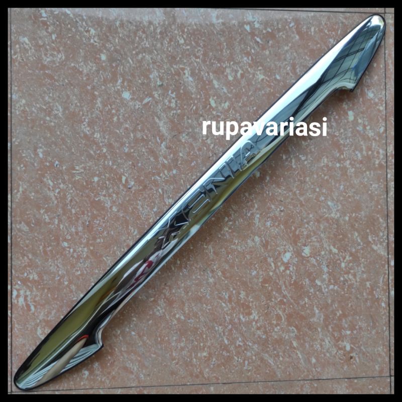 lis list Trundlite PINTU BAGASI belakang daihatsu xenia 2004 sampai 2011 lama 2010 2009 2008 2007 2006 2005  stenlis chrome crome