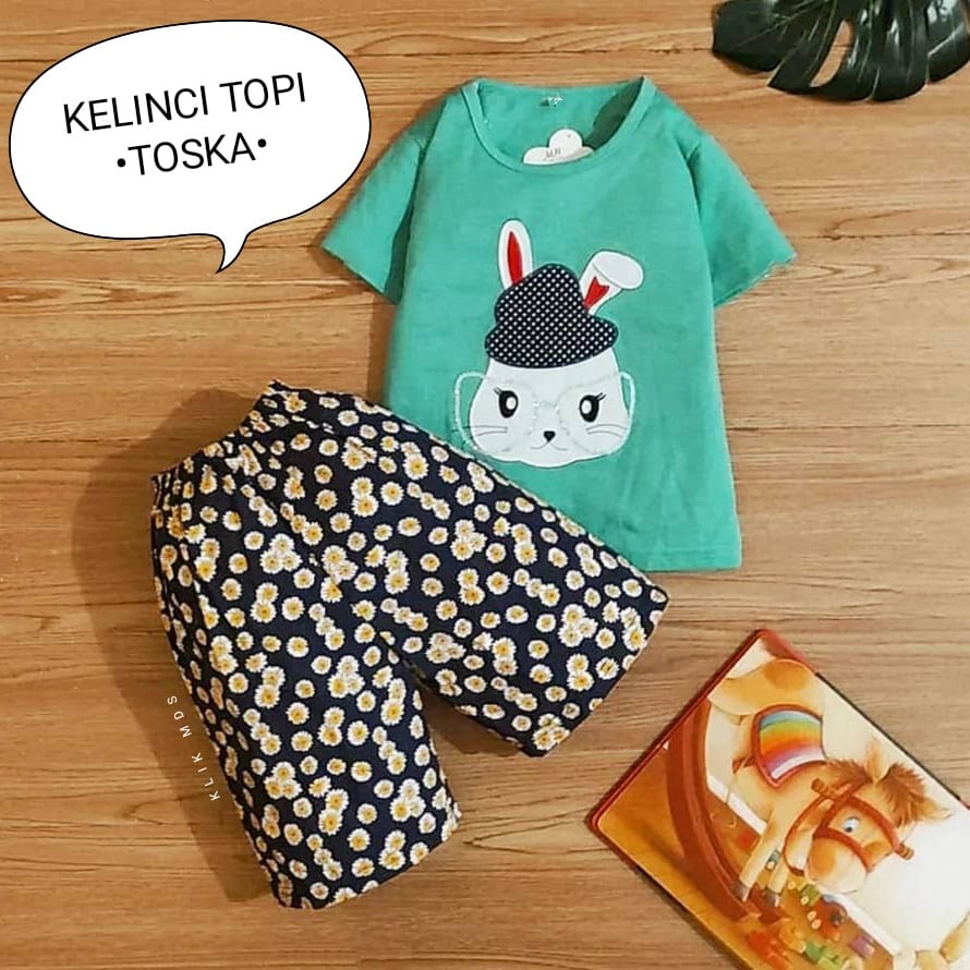 Setelan Anak Perempuan / Baju Anak Perempuan Motif Kelinci Topi