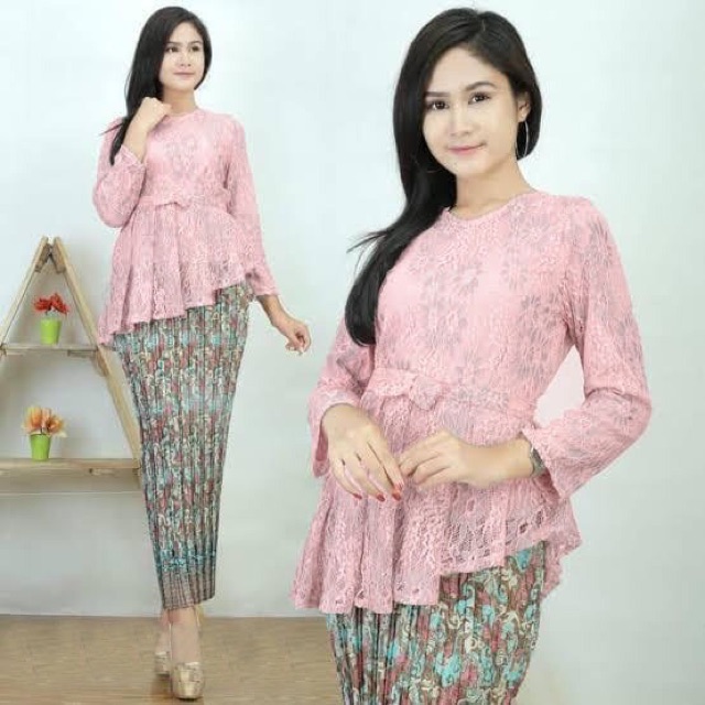 [FLASH SALE ] SET KEBAYA SRIKANDI KEBAYA BRUKAT CORNELI GLITTER ROK PLISKET ROK PRISKET 4 WARNA-4