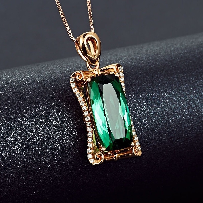 [Ready Stock]Fashion Inlaid 5 Karat Emerald Pendant 18K Gold Plated Color Gemstone Pendant