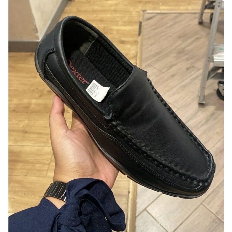 Dexter pantofel pria hitam