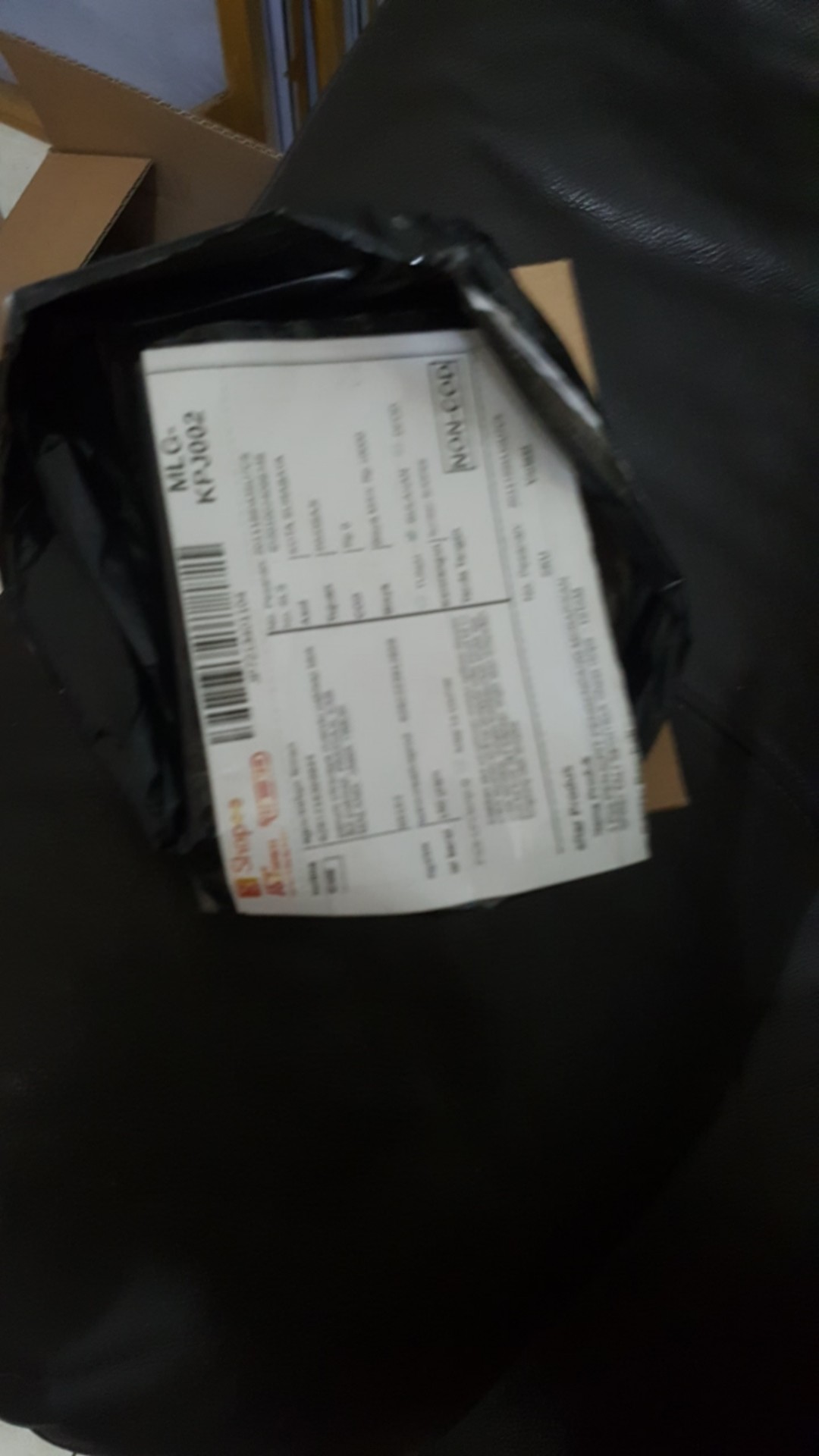 4 Pcs Penjepit Pengencang Merapikan Sprei Tali Segitiga Sheet Grips – Hitam