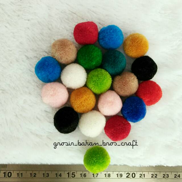 Pompom Polos 2cm (Lusin)