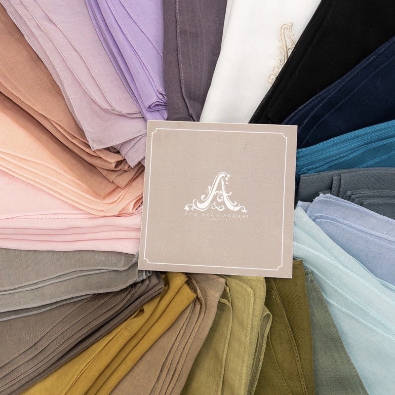 Plain Scarf By Ayu Dyah Andari (bahan paris)