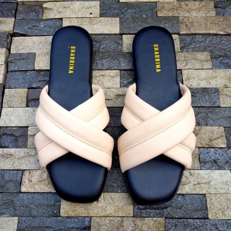 Shabrina Davira Cream Sepatu Big Size Jumbo 41-45