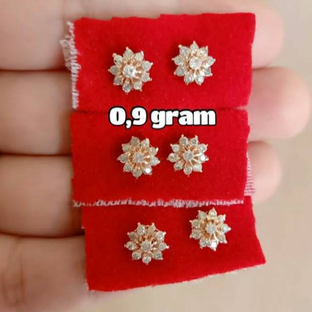 Anting ronyot berlian Medan