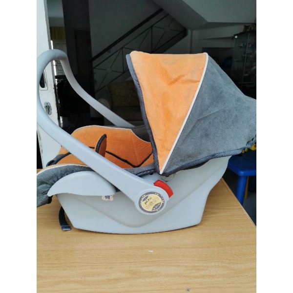 preloved car seat/kursi mobil bayi pliko