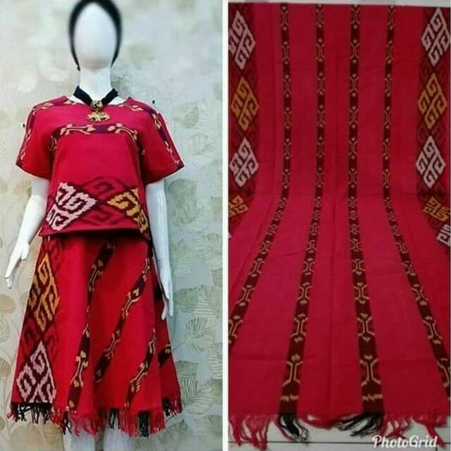 Set atasan dan rok kain tenun troso warna merah