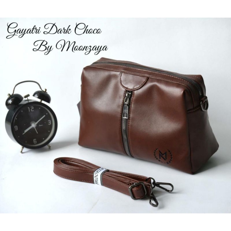 Tas sling Bag Gayatri by Moonzaya