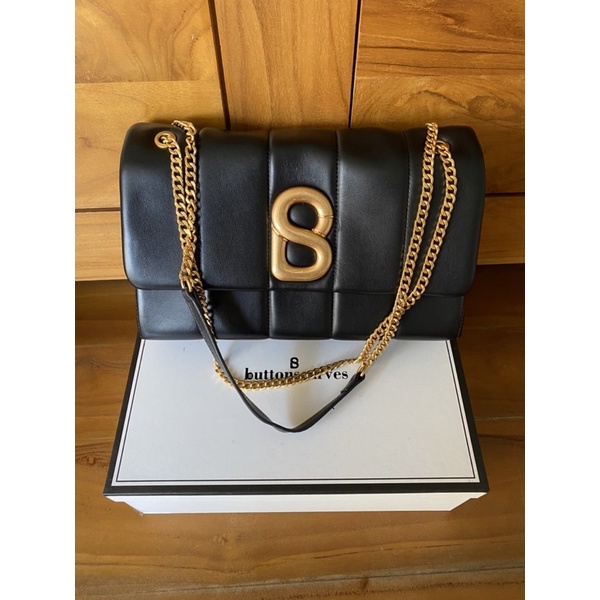 nora flap bag buttonscarves