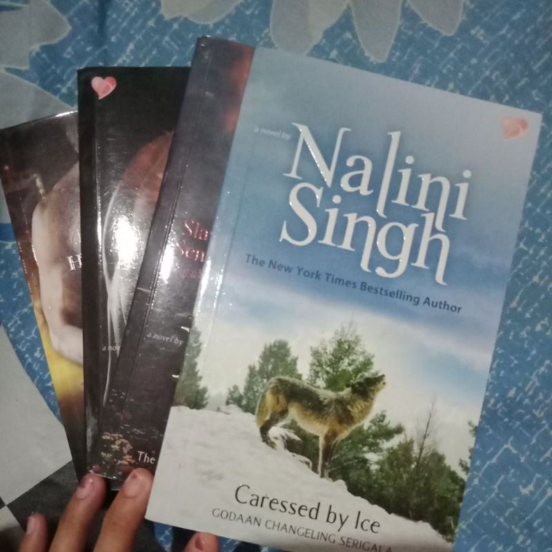 Novel Nalini Singh-seri Psy chanhelings -(genre paranormal romance)
