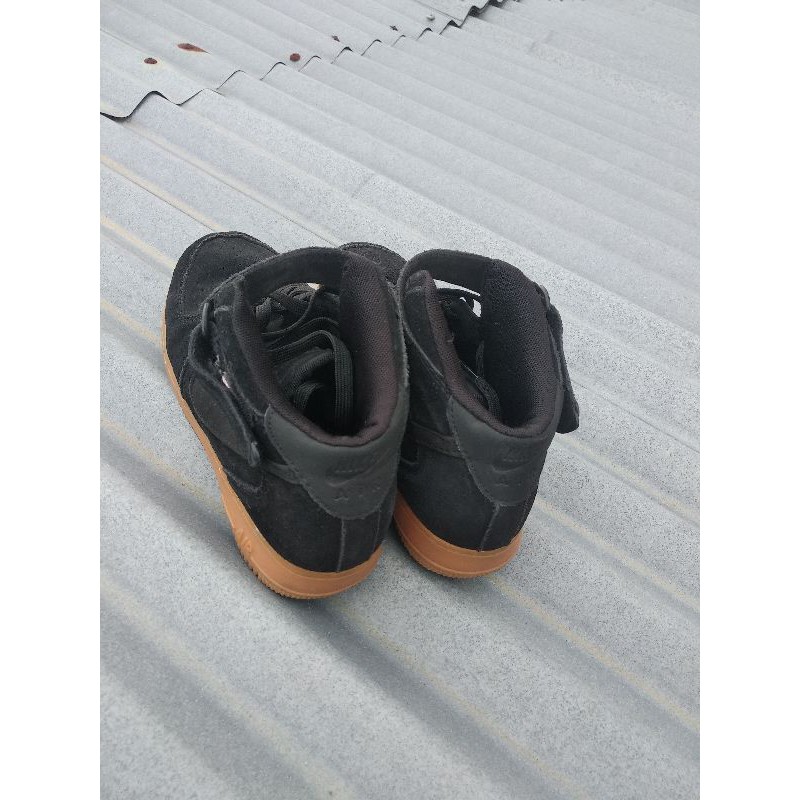 NIKE AIR FORCE 1 BLACK GUM MID