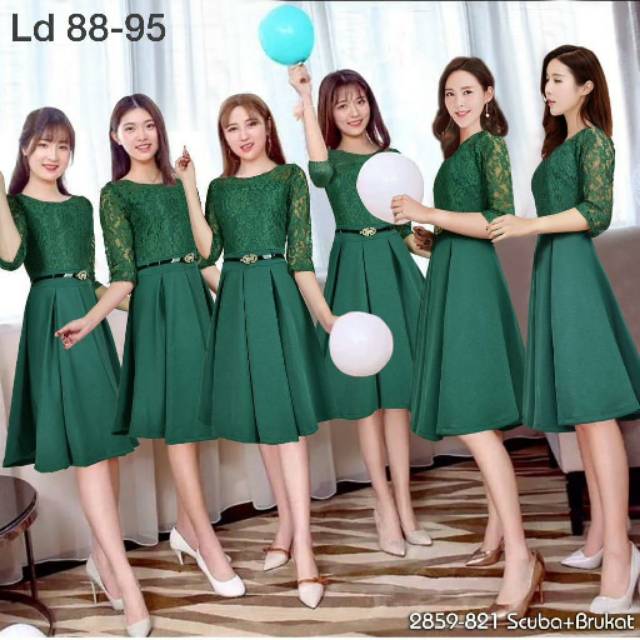 Macam macam motif dres bahan sama ..scuba mix brokat