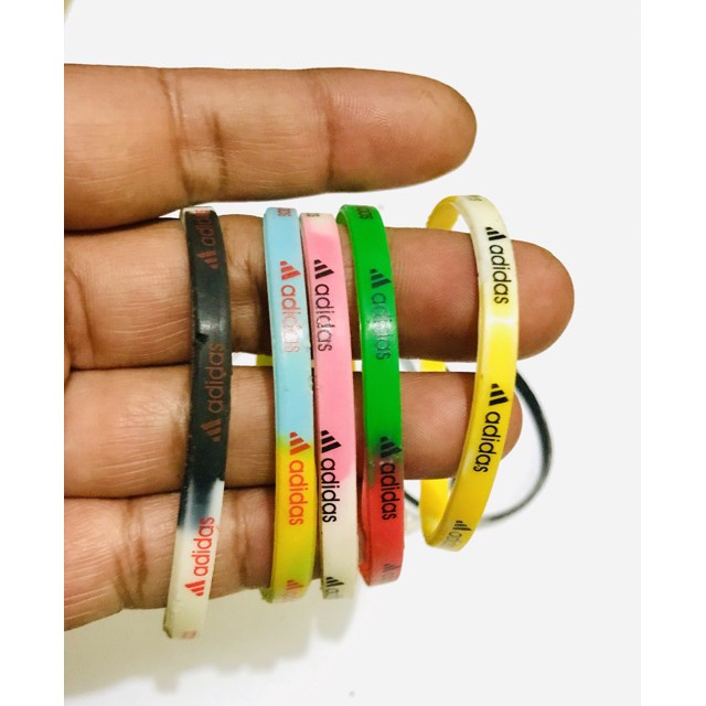 Gelang tangan adidas  10.000 dapat 10 biji