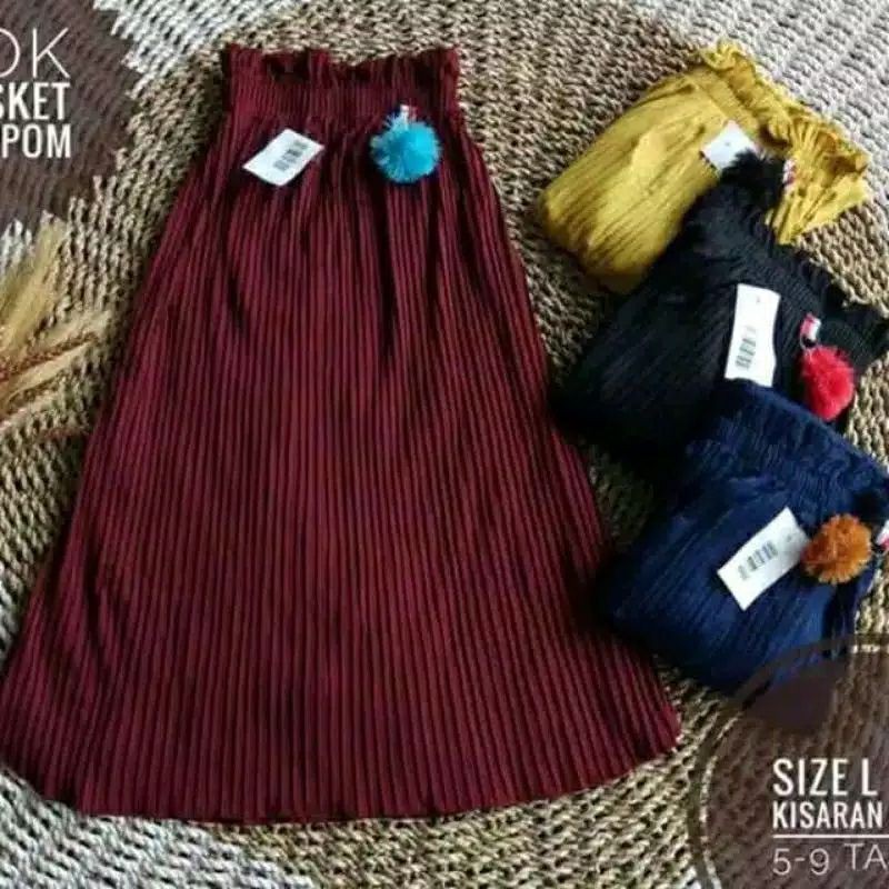 ROK PLISKET ANAK POMPOM USIA 8-10 TAHUN