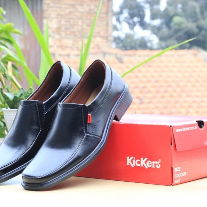 Sepatu Pantofel Kickers Formal Kulit Sepatu Kerja Cowok