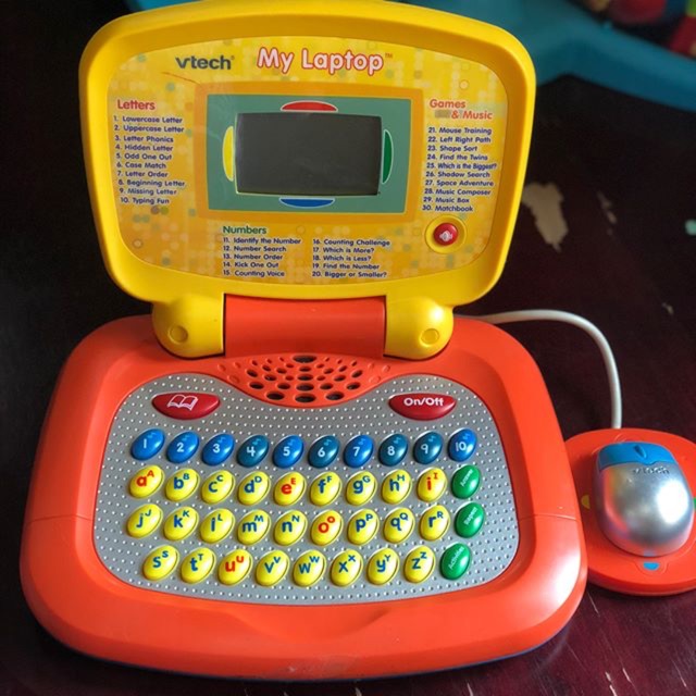 Preloved my own laptop vtech mainan bekas second toys branded