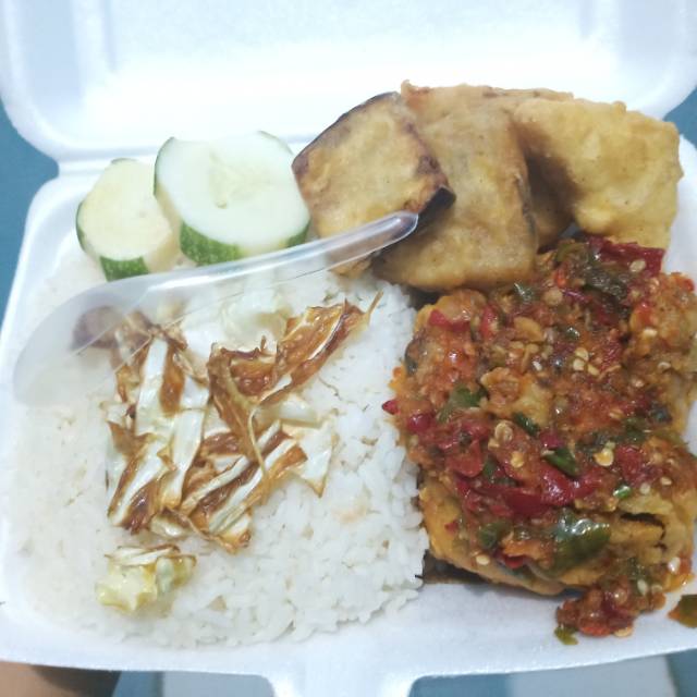 

Ayam geprek utami
