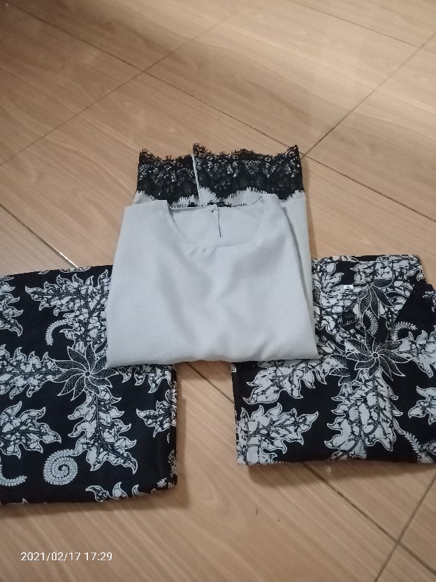 Maura Couple - Sania Ruffle Batik Couple