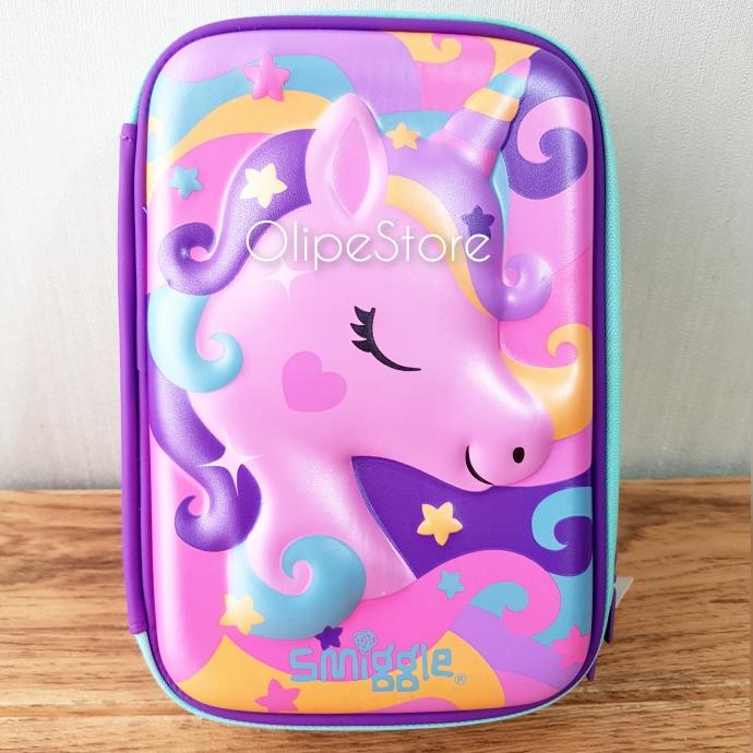

BISA COD SMIGGLE - Fab Triple Up Hardtop Pencil Case Tempat Pensil (Unicorn)/TEMPAT PENSIL AESTHETIC/TEMPAT PENSIL ANAK PEREMPUAN/TEMPAT PENSIL LUCU/TEMPAT PENSIL 3D/TEMPAT PENSIL TRANSPARAN/TEMPAT PENSIL LUCU/TEMPAT PENSIL KOREA/TEMPAT PENSIL KAIN/TEMPAT