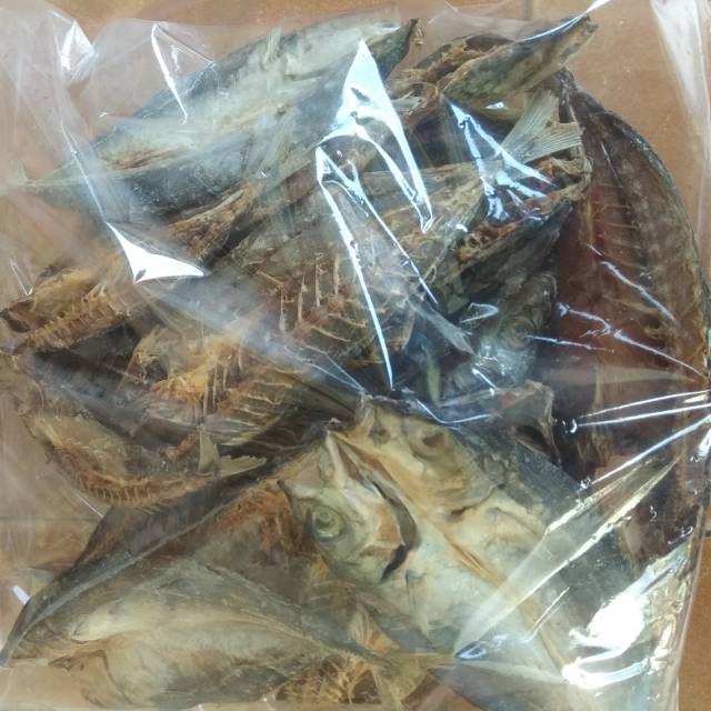 

1 Kg. Ikan layang kering